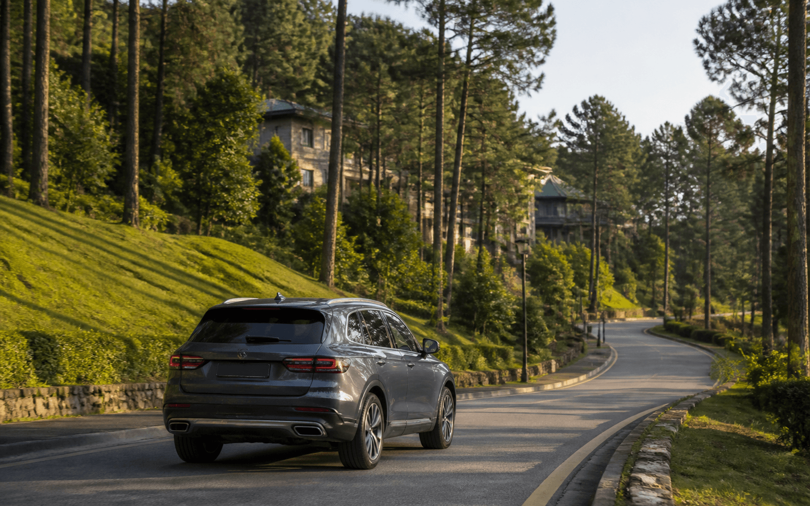 Private car travelling from Islamabad to Bhurban