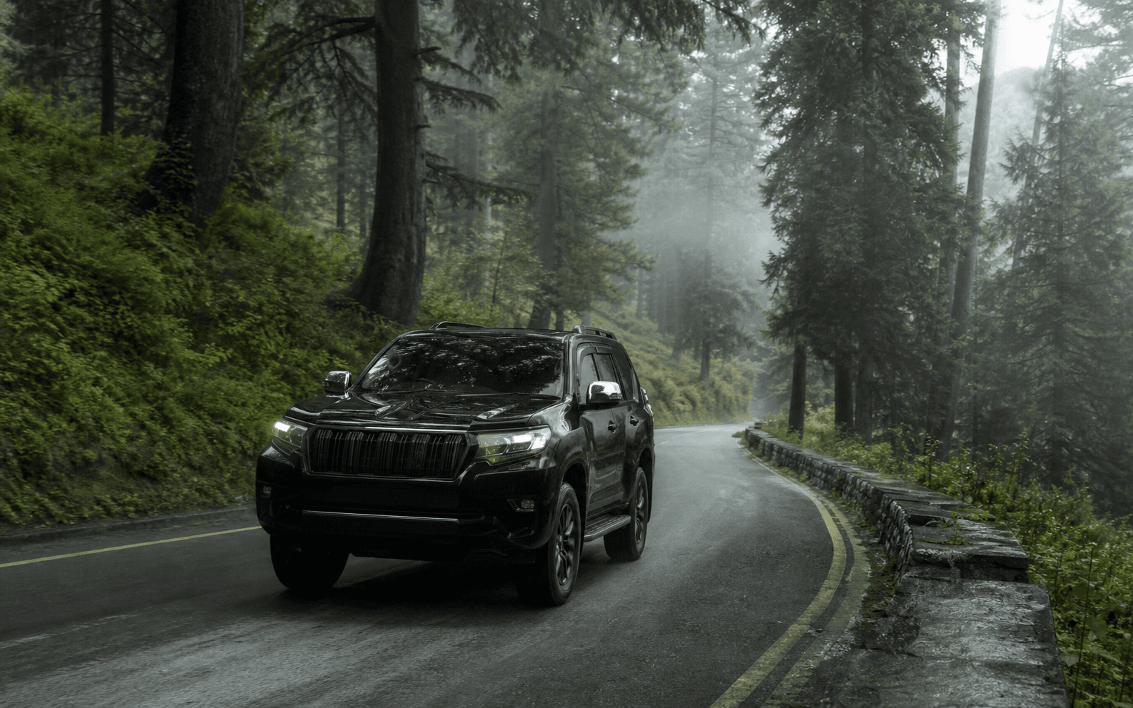 Private car travelling from Islamabad to Nathia Gali